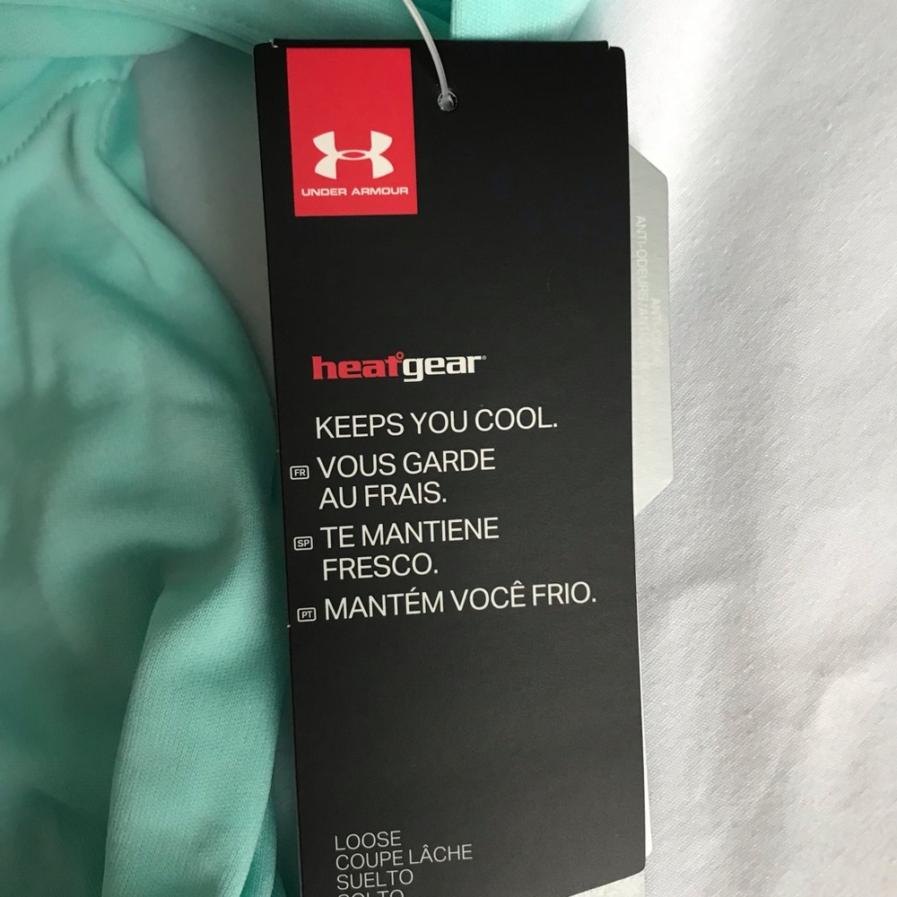 NWT Womens Size XS Under Armour Top